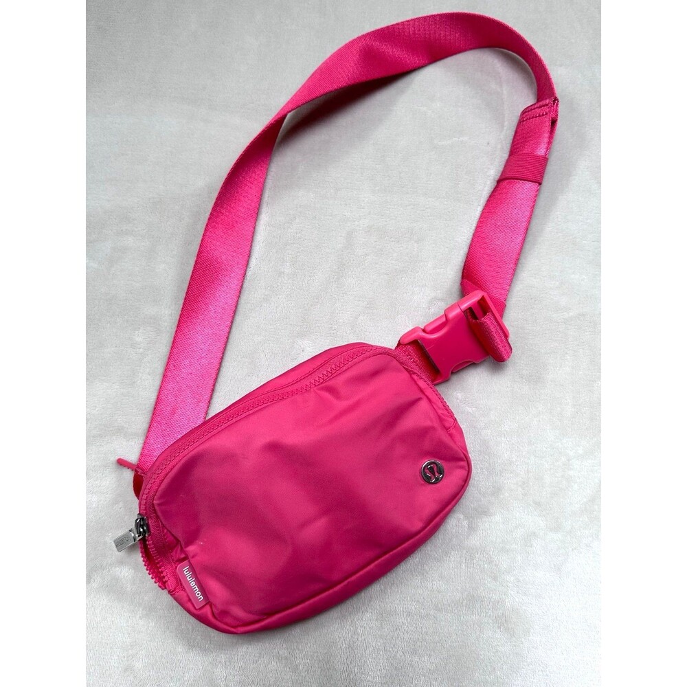 Lululemon Everywhere Belt Bag Pink